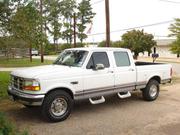 Ford F250 Ford F-250 XL Crew Cab Pickup 4-Door